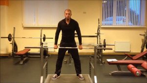 Упражнения на плечи подъём штанги перед собой