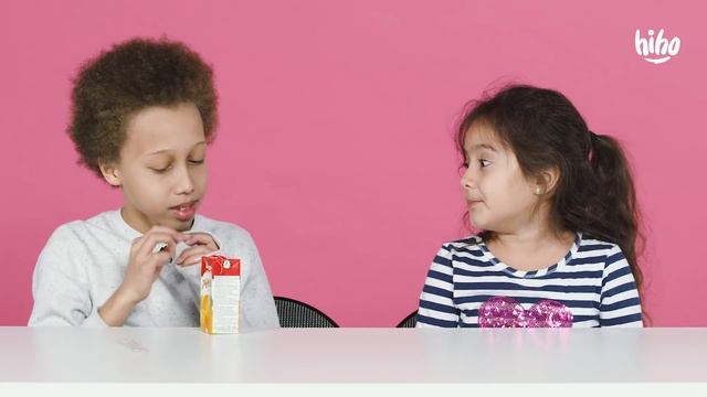 Kids Try Pakistani Snacks | Kids Try | HiHo Kids смотреть онлайн