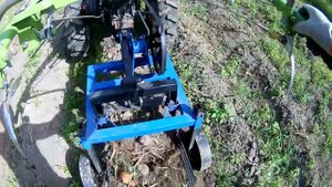 Мотоблок Кентавр 1010 ДЕ-8. Копка картоплекопалкою КП-01КП.  Врожай 2022р.