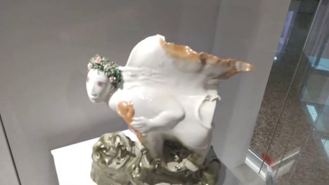 Выставка фарфора "Белая сказка" Щетинкиной Е. А. смотреть онлайн