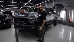 RAM TRX Оклейка в матовый полиуретан / Фирменный монтаж автомобиля РАМ ТРХ На оборудовании Hunter