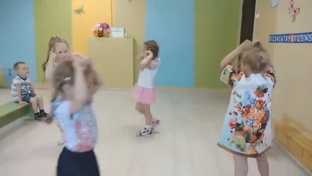 Музыкальная разминка, июнь 2018, дети 3-5 лет, Зелёный смотреть онлайн