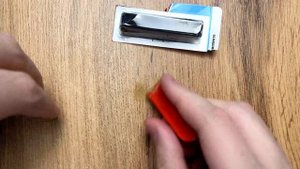 Как заделать скол на столешнице