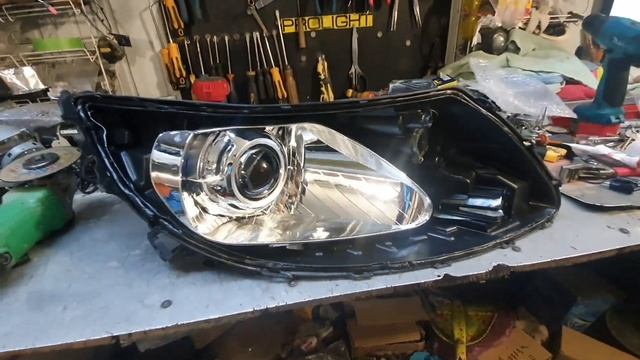 Kia Rio. BI-LED двухчиповые линзы Bengal Tiger с габаритами в виде подсветки. смотреть онлайн