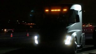 Ускорение  грузовика Tesla Semi 
