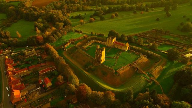 HELMSLEY CASTLE | The Fortress of the North | Civil War Stronghold Ruins 4K Cinematic | Florian Ar смотреть онлайн