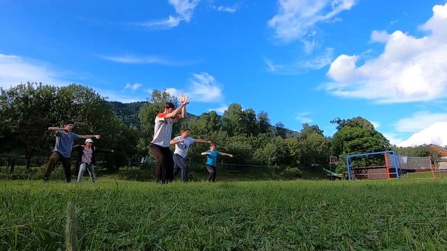 Отработка шаолиньского комплекса на семинаре кунгфу в Яйлю