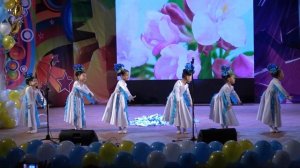 Выпускной утренник в детском саду "Танец Цветов"