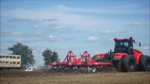 Кировец К 742МСт1 с дискатором и Кировец К 525Пр с лущильщиком