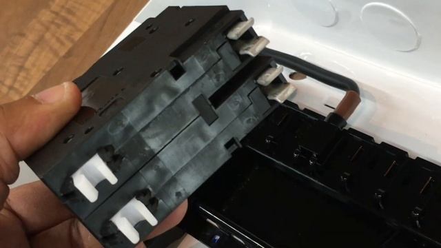 แนะนำตู้ Consumer บัสบาร์แยก ( ยี่ห้อ Schneider ) смотреть онлайн