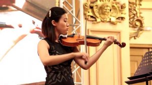 Crystal Qi (USA)  J. S. Bach. Partita Solo Violin No. 3 Loure, Gavotte en Rondeau