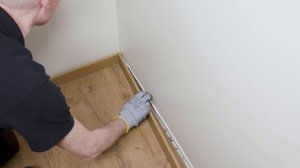 Монтаж плинтуса Quick Step