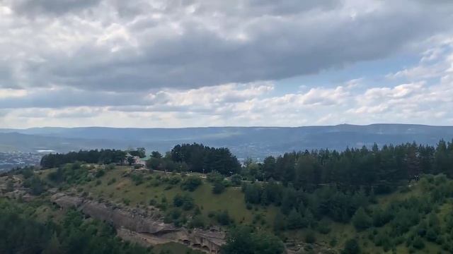 Кисловодск - канатная дорога. Панорамные виды на парк и горы.