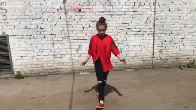 Виктория Совиная отжигает || Shuffle Dance by VS смотреть онлайн