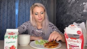 MUKBANG / ПИЦЦА ? К нам в дом постучалась Корона ?  Нас уже 1000 ?