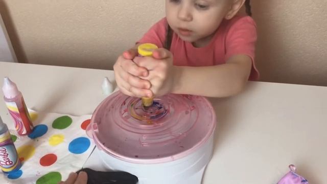 ♥ Подарки на День Рождения ♥ Полина показывает игрушки LOL Surprise! Barbie смотреть онлайн