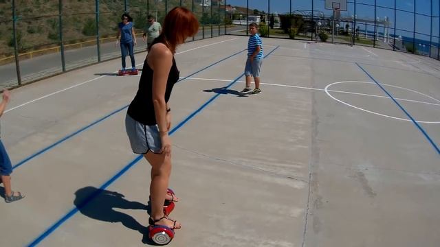 Катаемся на гироскутере смотреть онлайн