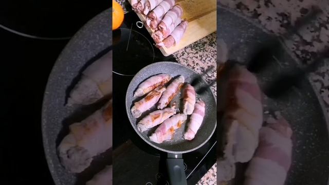 ПАЛЬЧИКИ В БЕКОНЕ С КУСОЧКОМ САЛА??