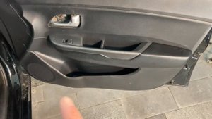 Як зняти карту передньої дверки Kia Rio/Как снять карту передней двери Киа фото