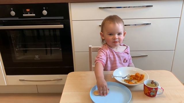 Как Научить Ребенка Кушать Самостоятельно. Наш Опыт смотреть онлайн