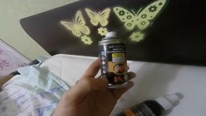 Удаляем наклейки и следы клея специальными составами.