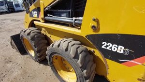 Обзор мини-погрузчика "Caterpillar 226B3" 2014 г.в.