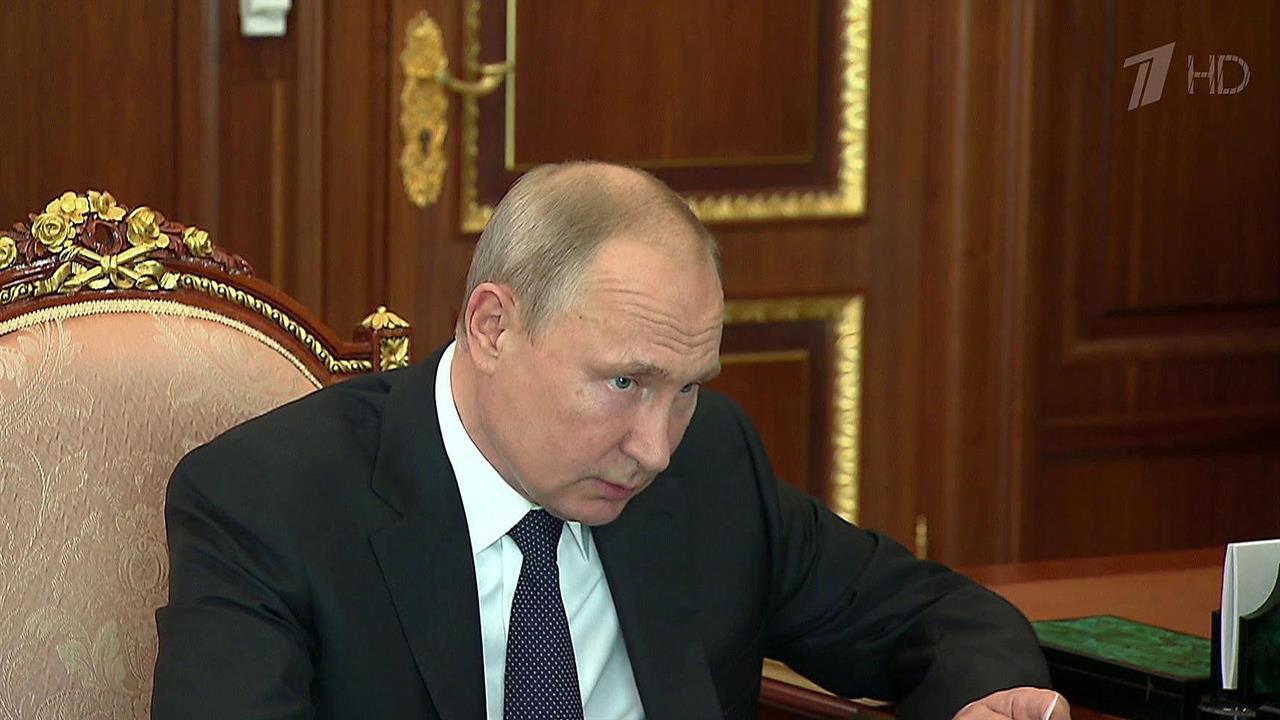 большая пресс-конференция владимира путина 2022. большая пресс-конференция владимира путина 2021. кольцо на руке губернатора игоря васильевна фото. путин владимир владимирович президент россии. 1 канал итоги года с владимиром путиным.