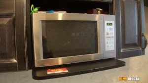 Микроволновка на кухне