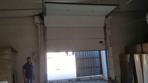 Промышленные секционные ворота