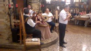 Армянская музыка в ресторане Еревана