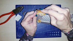 Как установить уголки. Как установить уголки на рамку. Скрапбукинг для начинающих