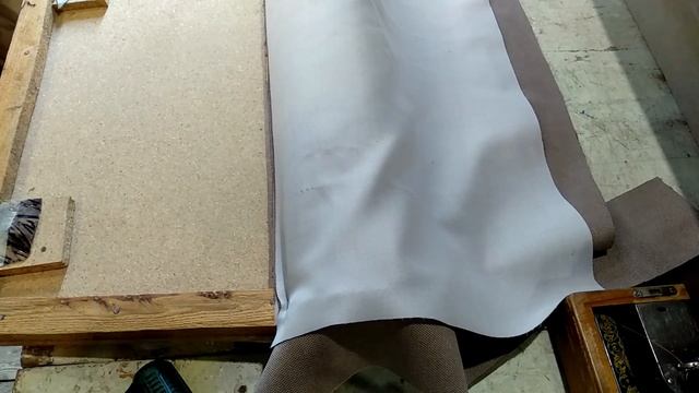 Меняем форму подлокотников дивана.
