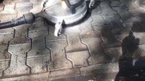 Чистка брусчатки