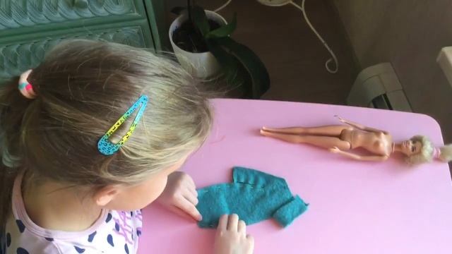Шьем модное пальто и платье для Барби и Монстер Хай смотреть онлайн