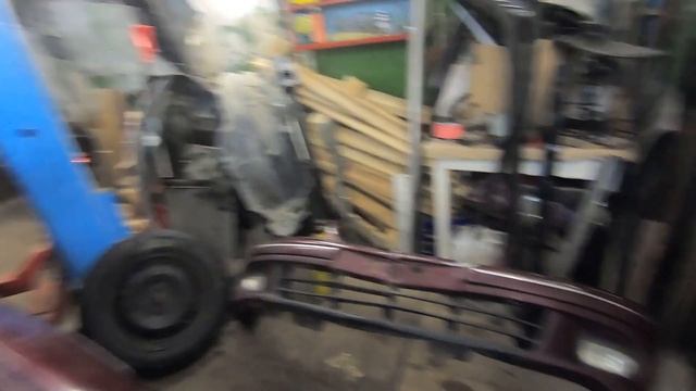 ?Nissan Bluebird замена капота ?бампера ?ремонт рамки радиатора? смотреть онлайн