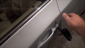 BMW E60 5 SERIES Как с помощью дверного замка и ключа открыть окна