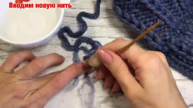 Женская шапка спицами. 2 варианта макушки