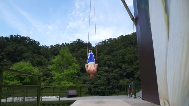 Aerial Straps (solo)