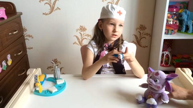 Аня играет в доктора.Проверяем зубы у Лунтика.Учим правильно чистить зубы смотреть онлайн