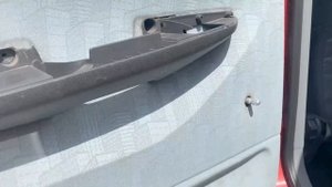 Течуть дверные карти Шкода Фабия