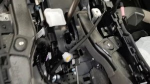 Защита от угона Toyota Land Cruiser 300   Пример разбора салона для скрытной установки