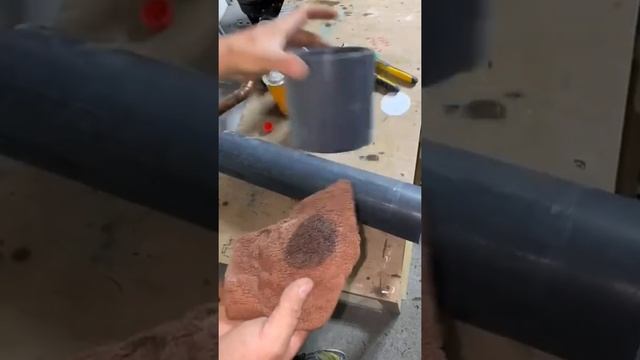 Як правильно клеїти пластикові труби для води. ( Великі розміри труб) смотреть онлайн