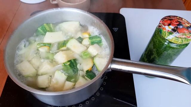 Невероятный суп! Нежный! Сочный! Яркий! Без сливок и картофеля! Готовим суп-пюре из цукини