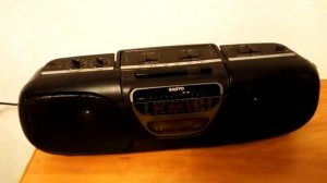 Магнитола из 90-х Sanyo