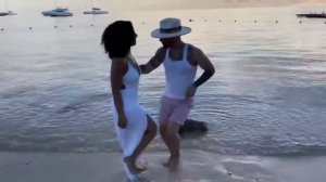 ПЛАЧЕТ НЕБО СНЕГОМ Александр Снежный