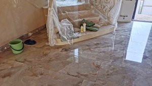 укладка плитки 1200 на 600 мм с подгонкой к круглой ступени