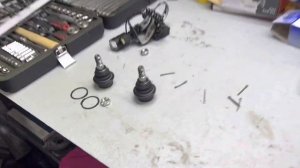 Форд F-150 замена шаровых  верхних рычагов