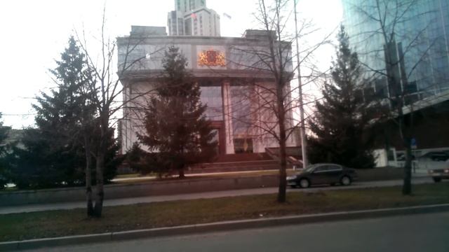 Немец офигевает в России - E458 - Екатеринбург - день 14 - видео 35 - экскурсия по городу смотреть онлайн