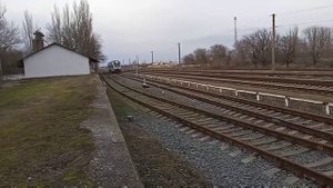 Рельсовый автобус РА-3 с сообщением Симферополь-Феодосия прибывает на станцию.