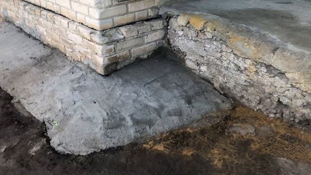 Отмостка старого дома. Начало. Делаем сами.